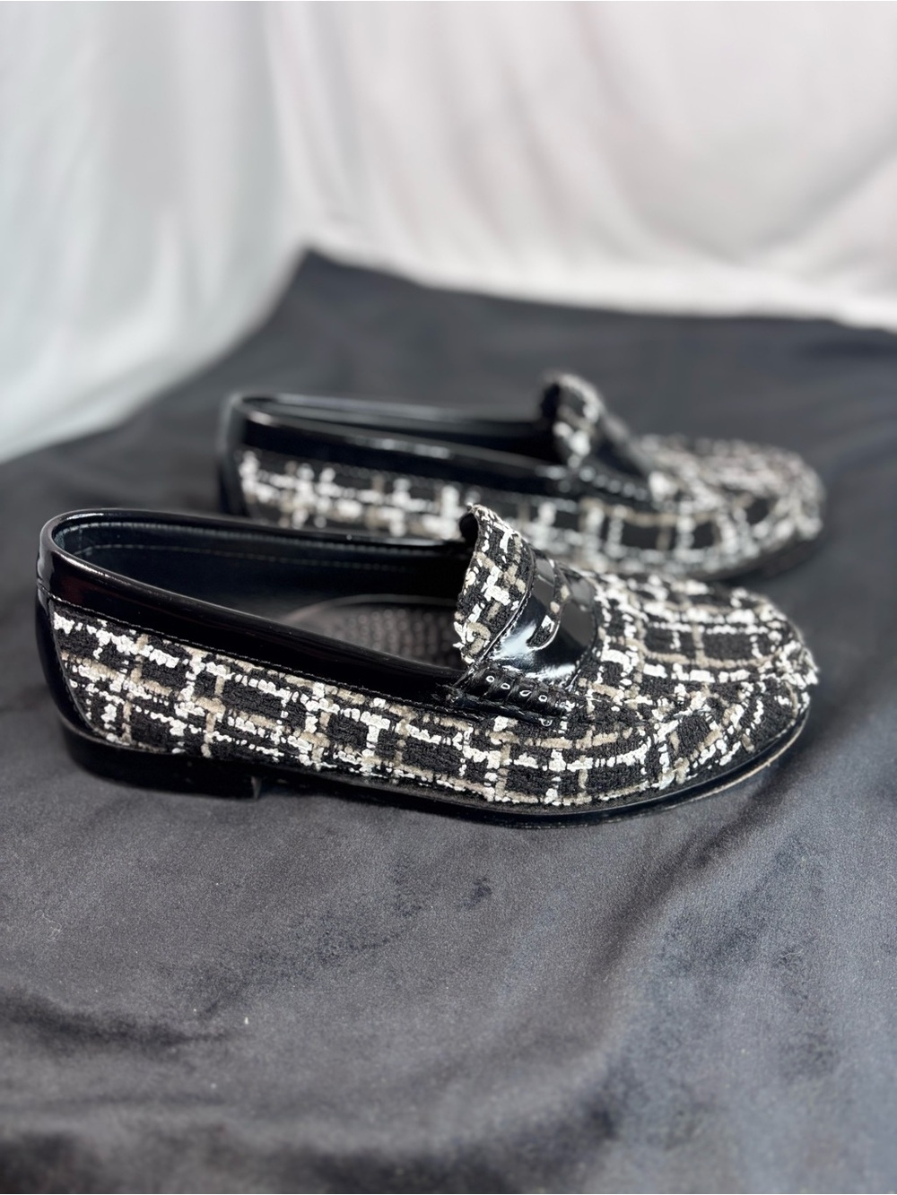 G.H. Bass & Co. Whitney Tweed Weejuns Penny Loafers | Size 8M - Picture 6 of 7
